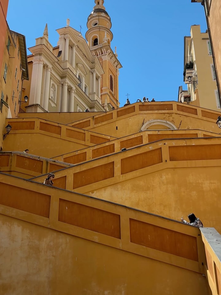 5-Day Provence Itinerary — Day 1
We left Lucca early, slowly watching the landscape shift until we crossed into France. After 3 hours and 40 minutes, our first stop was Menton, and honestly, it surprised us.
The old town climbs up in soft pastel colors, all facing the sea. From the top, the views are beautiful in a quiet, effortless way. The steps leading to the Basilique Saint-Michel Archange feel almost theatrical, like you’re meant to take them slowly.
Everything here revolves around lemons, from local products to little details across the town. We also stopped by the market, full of fresh seasonal produce and a very local feel.
—
From there, we drove about 2.5 hours to Aix-en-Provence.
We stayed at @hotel_le_mozart , just about 1 km from the center. A quiet, lovely neighborhood, and the hotel was simple, clean, and very comfortable, with incredibly helpful staff.
That first evening in Aix was all about wandering: lively streets, small artisan shops, ceramics, paintings, beautiful little things everywhere.
The city feels alive, probably because of its university energy.
We ended the day with dinner at @bistroquetaixenprovence, where we had a really great meal.
Good start to the trip.